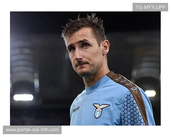 汉堡后卫奥马里伤缺，后防线轮换捉襟见肘